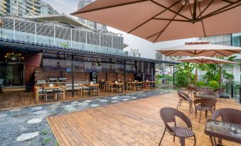 Colour Star Hotel (Chongqing Nanbin Road) - Housity