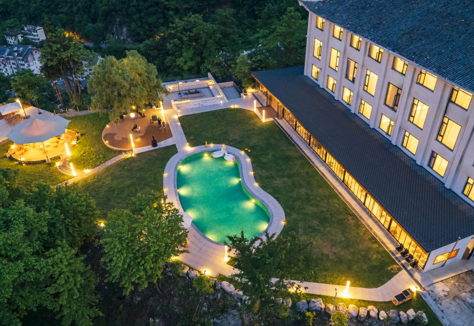 hotel overview picture