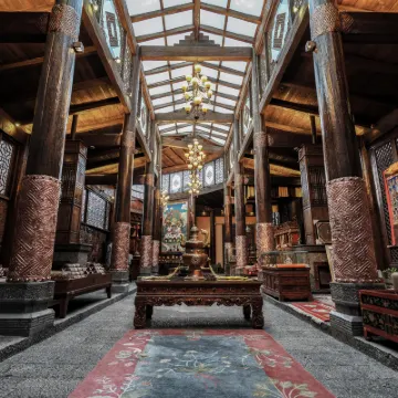 香格里拉•桑珠Staycation珠康奢居（獨克宗古城大佛寺轉經筒店） 噶丹松贊林寺附近的飯店