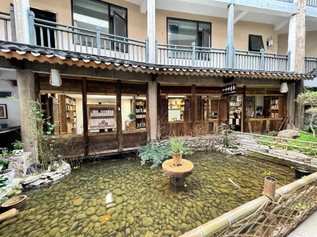 Kaili Zhoumayi Hotel Отели рядом со станцией Kaili South Railway Station