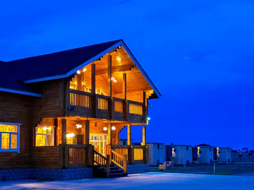 Troon Equestrian Camp Hotels in Ewenki Autonomous Banner