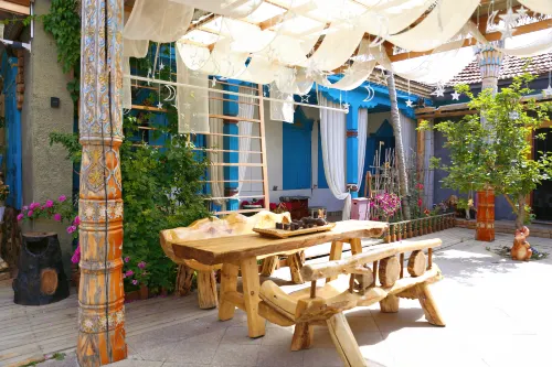 Houshe Homestay (Tekes Bagua City Lijie)