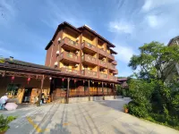 天生三橋瑗纖飯店（天坑地縫店） 天龍天坑附近的飯店