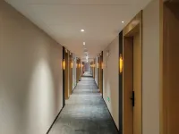 Magnotel Business Hotel (Longjiang Zhigang Plaza) - 2-Star