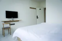 Jingbo Lake is a homestay on the water side