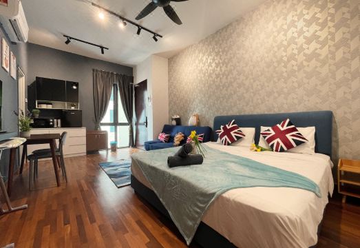 퍼시픽 타워 야외 수영장