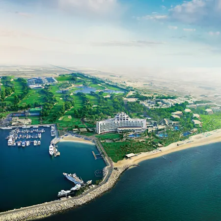 JA Beach Hotel, Dubai Отели рядом с достопримечательностью «Джебель-Али»
