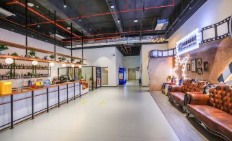 Zhuhai Haolaiwu Film Hotel