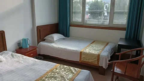 Chenglong Hotel in Linqu