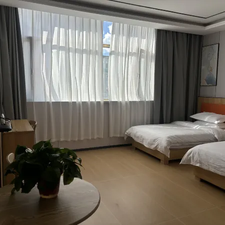 YaLe  Hotel