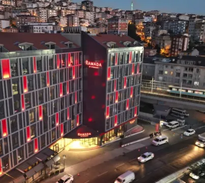 Ramada by Wyndham Istanbul Alibeykoy Hoteles cerca de Universidad Bilgi
