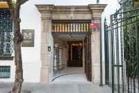 Suites Murillo Plaza Sta. Cruz Hôtels à proximité de : Giralda