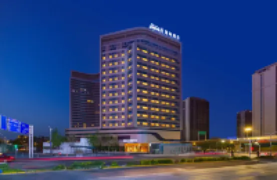 Super8國際酒店（烏魯木齊高鐵站北廣場經開萬達店） 鄰近烏魯木齊站的酒店