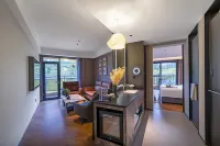 JUN  YI HOLIDAY HOTEL