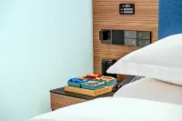 Yunya Hotel (Zhonggulou Dachaishi Metro Station, Xi'an)