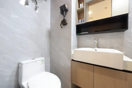 Bianyu E-Sports Hotel (Jinan Huashan Uni Mall) Отели рядом с достопримечательностью «Hua Hill»