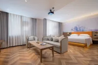 Global 60,000 Miles International Hotel (Xichang Yuelianghu Park Store)