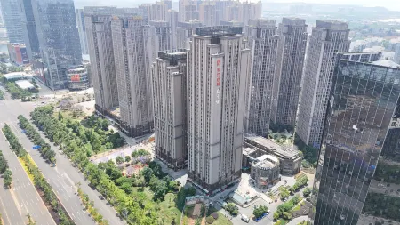 麓嶼·高空觀景酒店（昆明春融街地鐵站店）
