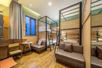 Zhiting Hotel (Zhengzhou Railway Station Erqi Square)