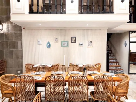 Airo Suites Makati Отели рядом с достопримечательностью «The Linear Makati Tower 2»