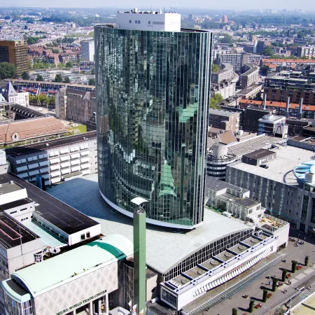 Postillion Hotel WTC Rotterdam Отели рядом с достопримечательностью «Шарлос»