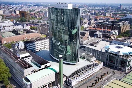 Postillion Hotel WTC Rotterdam Отели рядом с достопримечательностью «KPN Telecom Building / Toren op Zuid»