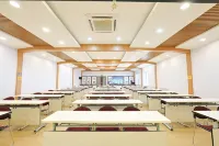Elysees  Hotel Hotels in Dunhua