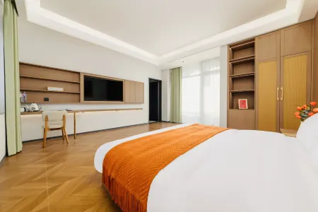 Lanting Xu Hot Spring Hostel(Xinzhou Ancient City Branch) Отели рядом с достопримечательностью «Xiurong College»