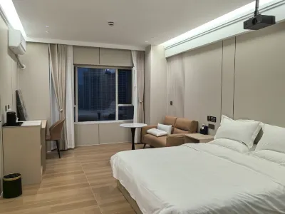 Yuncheng Jijing E-sports Homestay (Nanfeng Square)