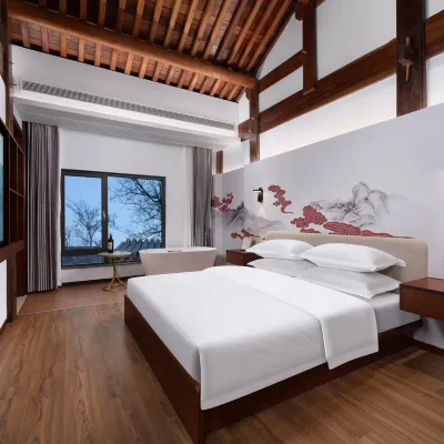 The eighteen room Hotels near Huju Gorge