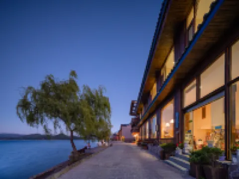 Lugu Lake Scenic Area Shuitian Yishe Loft Lakeview Vacation Apartment Ninglang Yi Özerk İlçesi otelleri