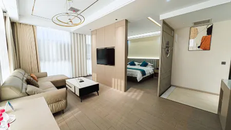 Longtai Hotel (Chibi Station Branch) Отели в г. Чиби