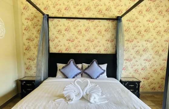 ห้องดีลักซ์ เตียงใหญ่ 1 เตียง