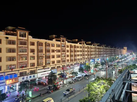 Ledong Yuelai Chinese Inn (Huangliu Station) Отели рядом с достопримечательностью «Yinggehai Salt Flats»