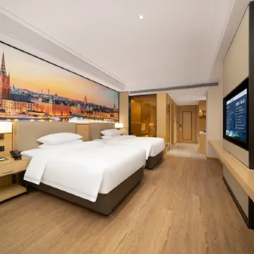 Vienna International Hotel (Leizhou Maodegong Drum City Zhanjiang)
