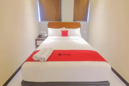RedDoorz Plus @ Uno Jalan Merak Samarinda
