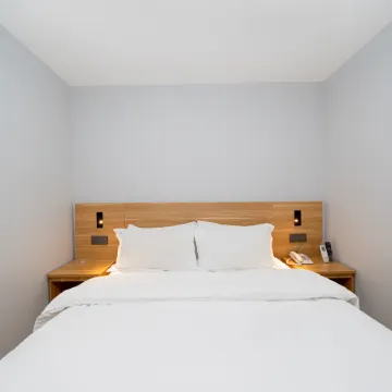 Dengba Inn (Shanghai Caoyang Road Subway Station Global Harbor Branch)