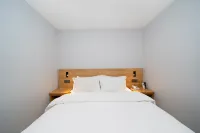 Dengba Inn (Shanghai Caoyang Road Subway Station Global Harbor Branch)