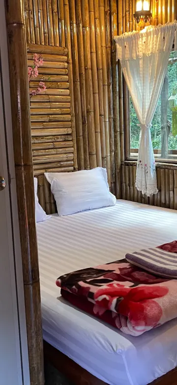 โซนริมน้ำชั้นบน