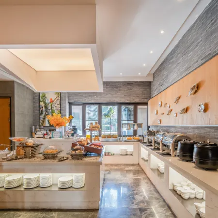 Yihan Cloud Hotel (Yixing City Center Jiaoq Pedestrian Street Branch)