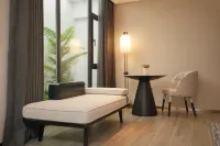 Taiyuan South Station East Square Wanda Moments Hotel (Wusu Airport)