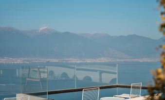 Dali Island star water gallery hotel