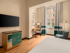 Room Mate Collection Mia, Rome Colosseum