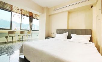 Bai Xiang Riverside Hotel