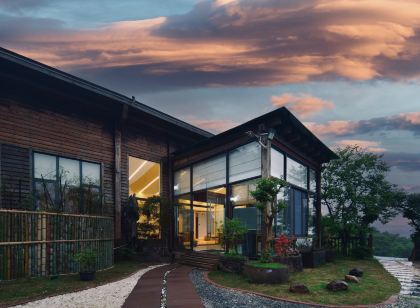 Jiayang Group, Wohong Village, Yuyao, Zhejiang, China, 450 meters north of Maohuping