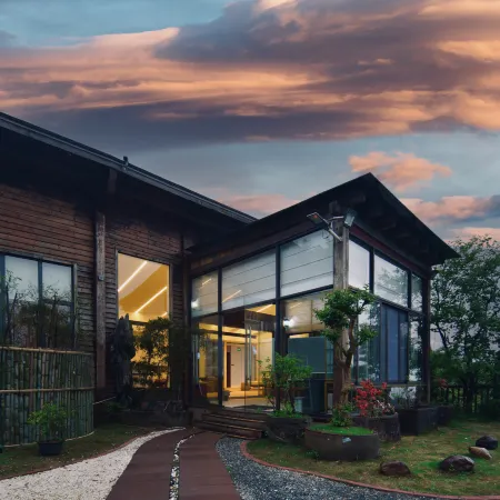Jiayang Group, Wohong Village, Yuyao, Zhejiang, China, 450 meters north of Maohuping