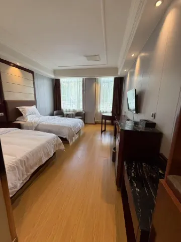 Xining Shengdu Hotel (Railway Station)