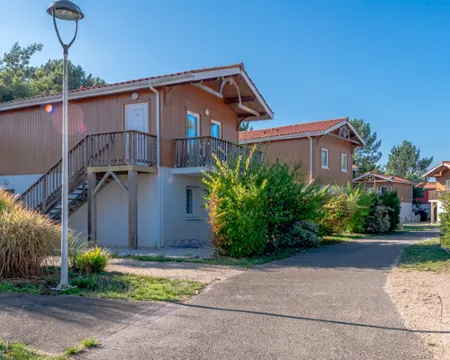 Vacancéole - le Domaine des Grands Lacs Hotels in Landes