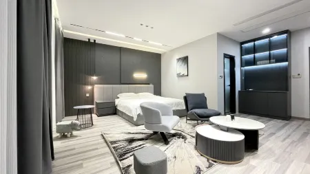 Huazun Hotel Отели рядом с достопримечательностью «Qinling National Botanical Garden»