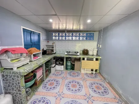 Earnhomestay sichon Отели в г. Сичон